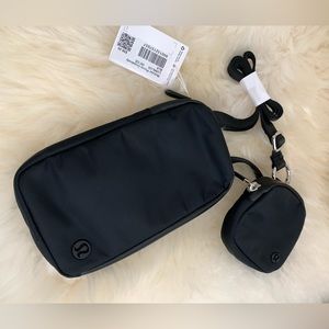 Lululemon Modular Phone Crossbody Bag/Black/NWT